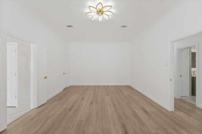 Building Photo - 322 Hillcroft Dr
