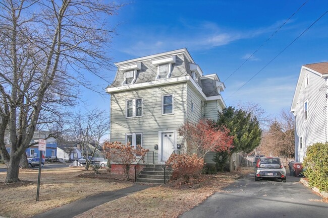 Building Photo - 15 Myrtle Ave