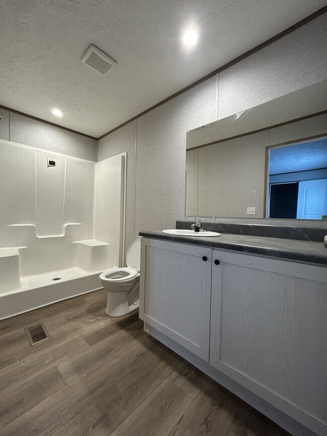 Building Photo - 111 Richie St