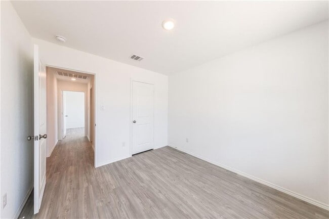Building Photo - 2867 Rosefinch