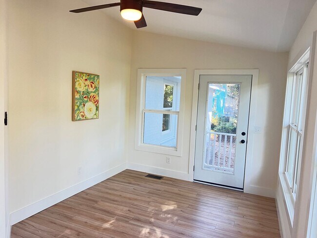 Building Photo - Pet Friendly, Remodeled Home in North Myrt...