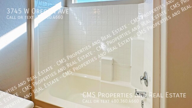 Building Photo - 3745 W Oregon Ave