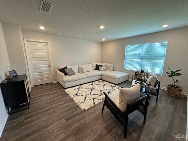 Building Photo - 4014 Whitetail Ln