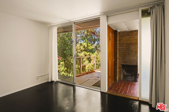 Building Photo - 541 Suncourt Terrace
