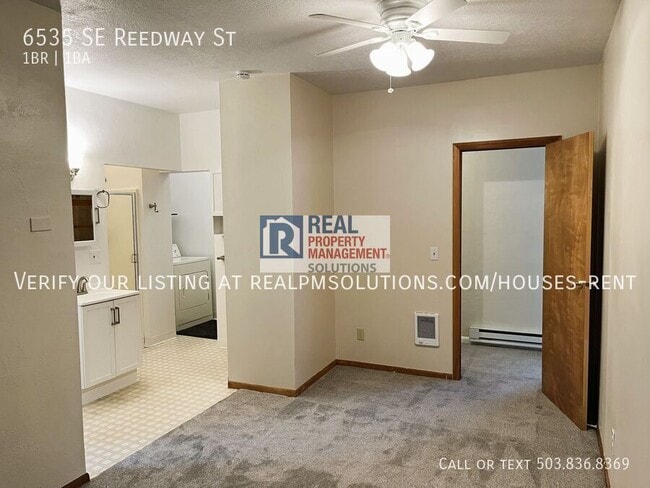 Building Photo - 6535 SE Reedway St