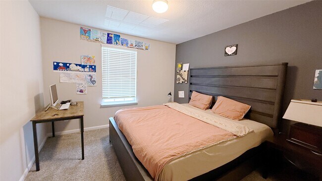Building Photo - 28726 Pearl Bridge Ln