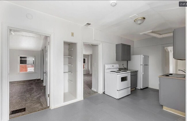 Building Photo - Spacious 3-Bed Apartment - Off-Street Parking, and Optional Garage