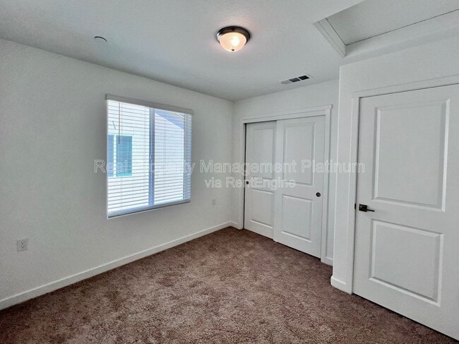 Building Photo - 2915 E Tierra Dr