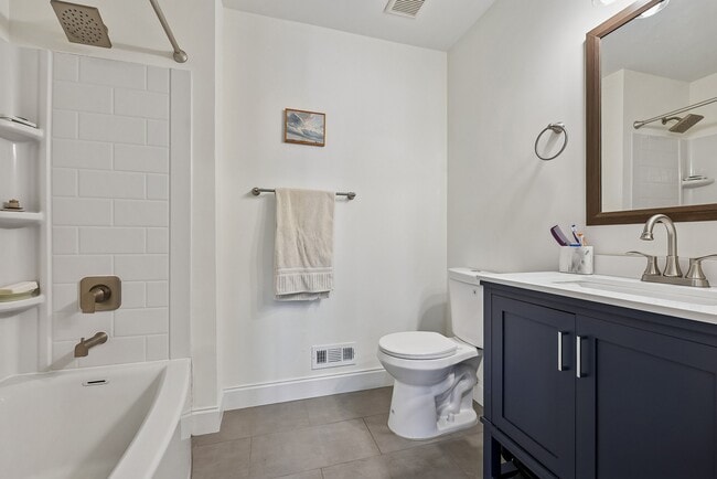 Building Photo - 495 Witney Ct