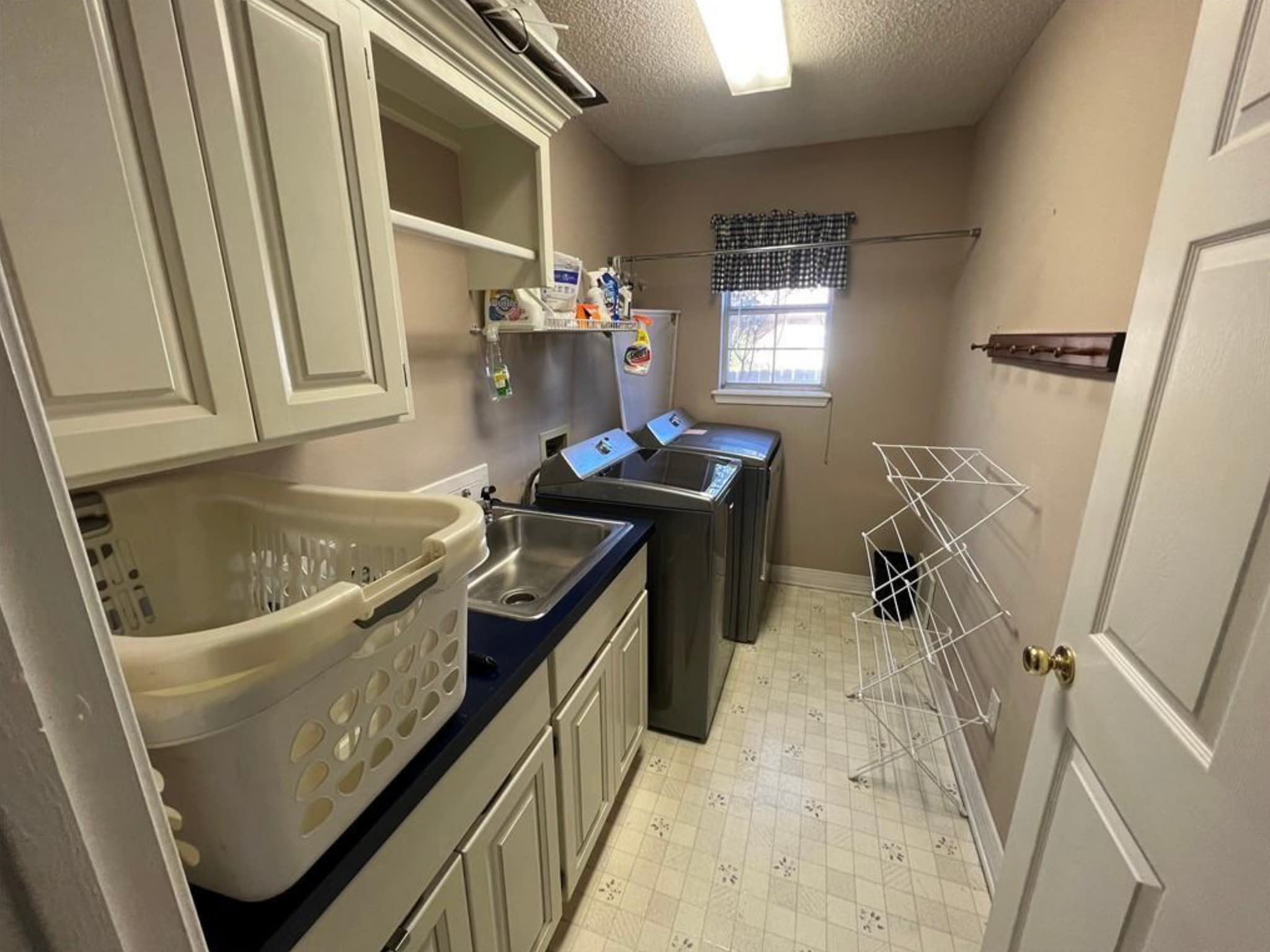 Laundry with new ultra capacity W/D + steam - 2780 E Hardy Ln
