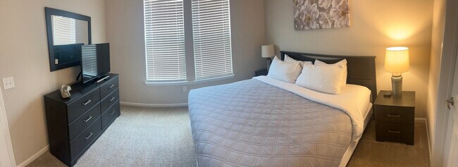 Building Photo - 1445 Broadcloth St