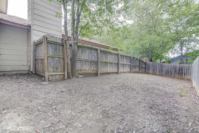 Building Photo - 900 Sirocco Dr