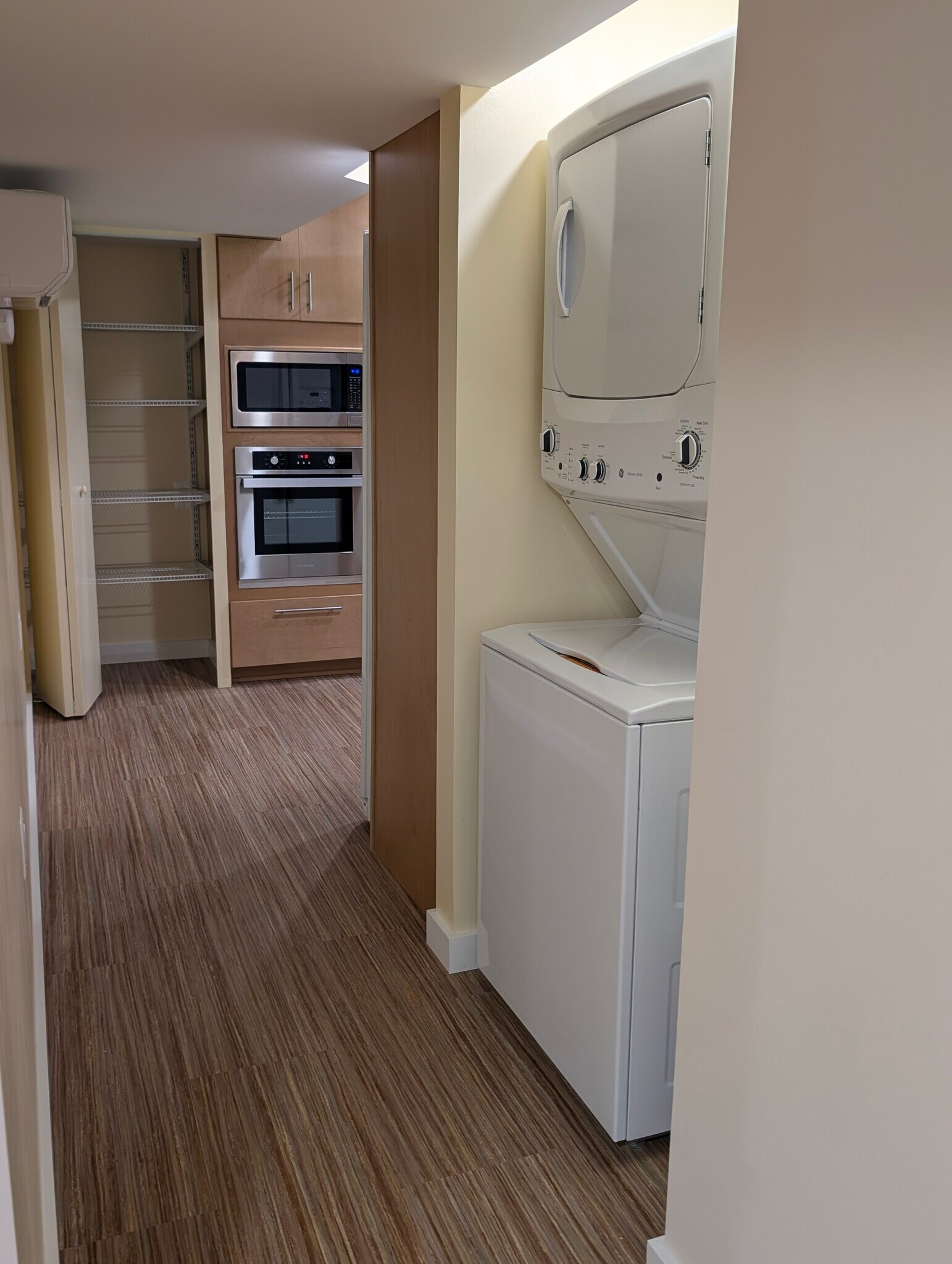 Washer dryer - 14519 Dowling Dr