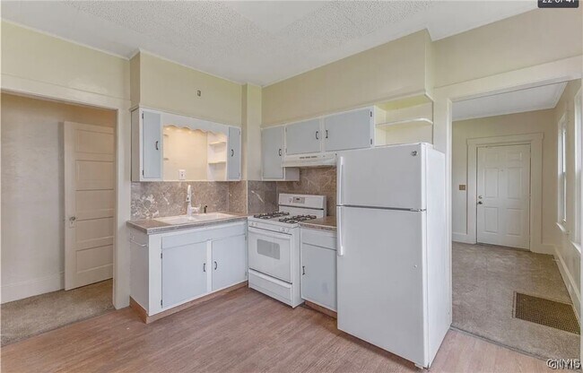 Building Photo - 1607 Burnet Ave