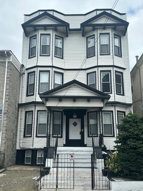 Building Photo - 38 Clendenny Ave