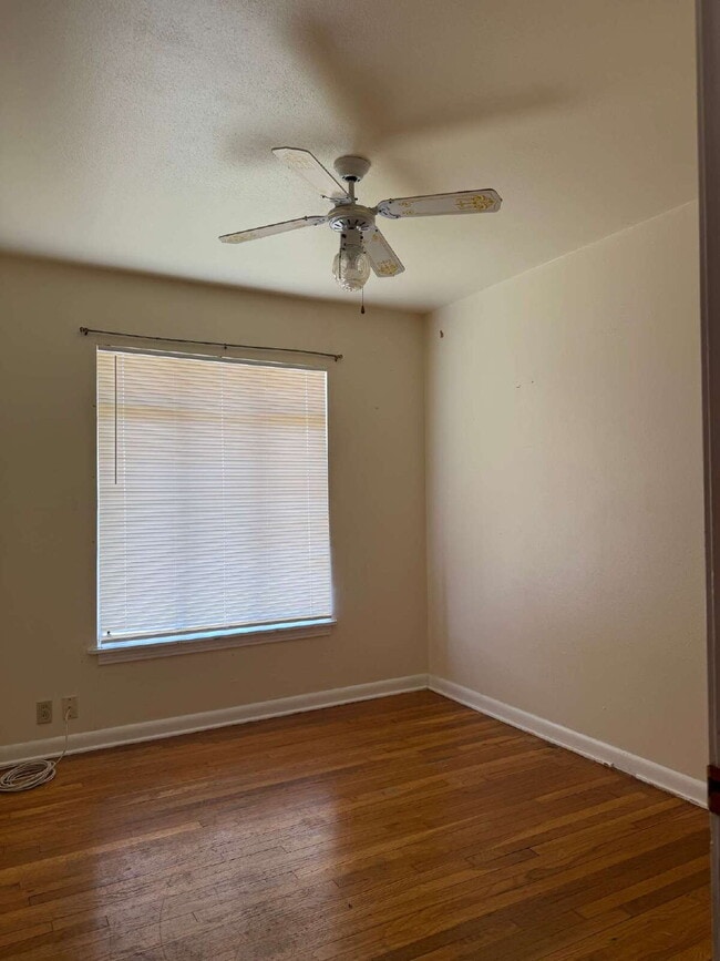 Building Photo - 419 Rosemont Dr