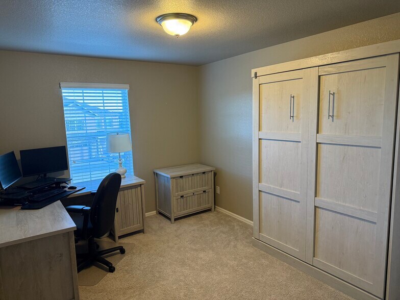 Building Photo - 1986 Shadow Creek Dr