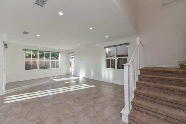 Building Photo - Irvine Single Family house 4bd/3ba Eastwoo...