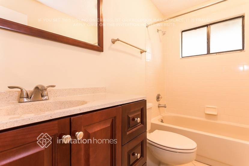 Building Photo - 1903 Firethorn Ct