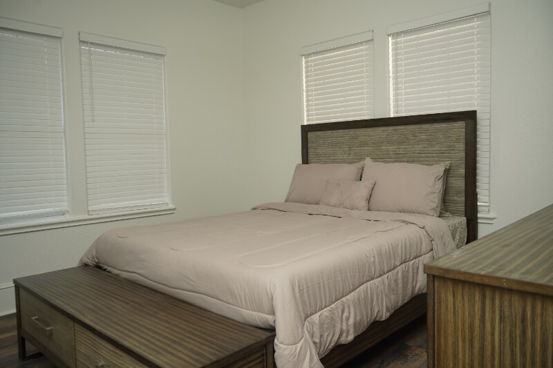 Building Photo - 2516 Isabella St