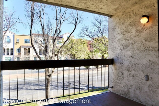 Building Photo - 2 br, 2 bath House - 39821 Cedar Blvd Unit...