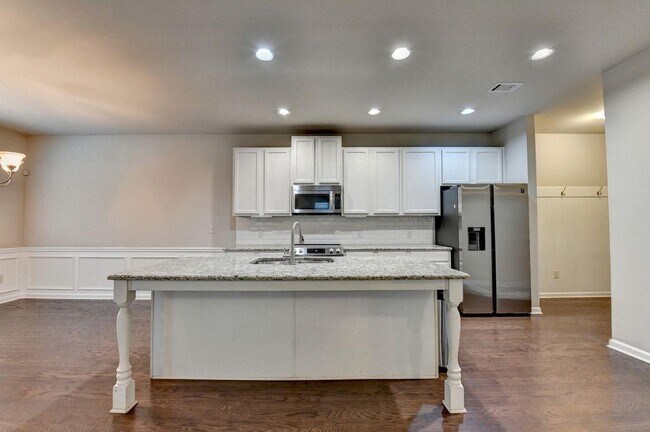 Building Photo - 5166 Apple Grove Rd NE