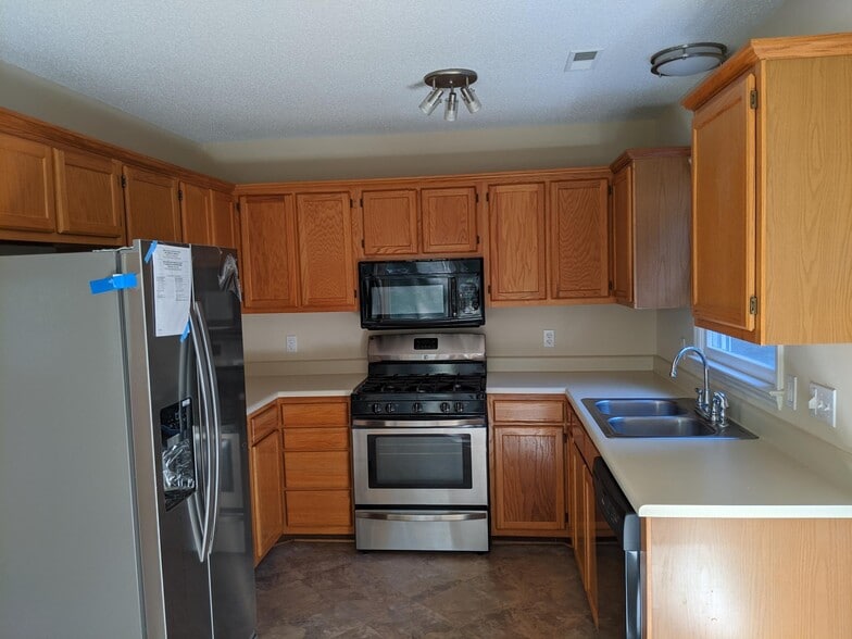 Building Photo - 1512 Kempsey Cir