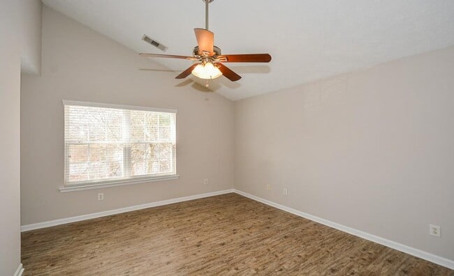 Building Photo - 612 Spanish Oak Dr