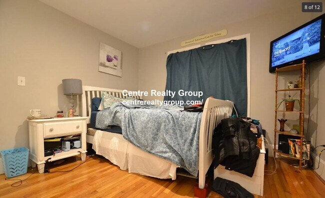 Building Photo - 26 Kenrick St