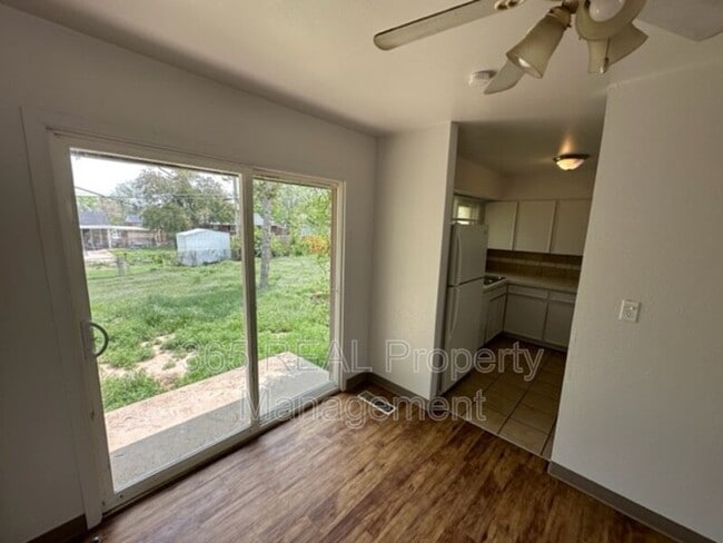 Building Photo - 2446 25th Ave