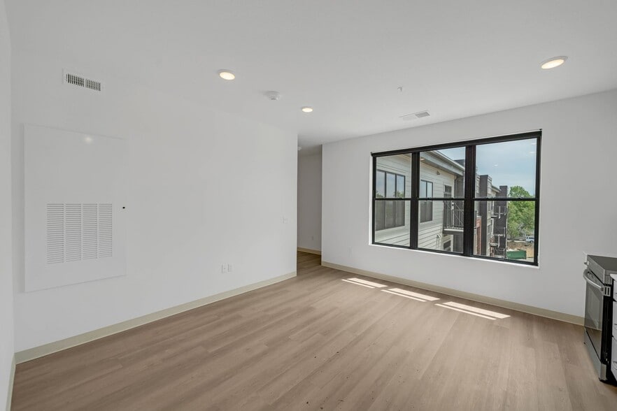 Interior Photo - The Windsor - Windsor Heights