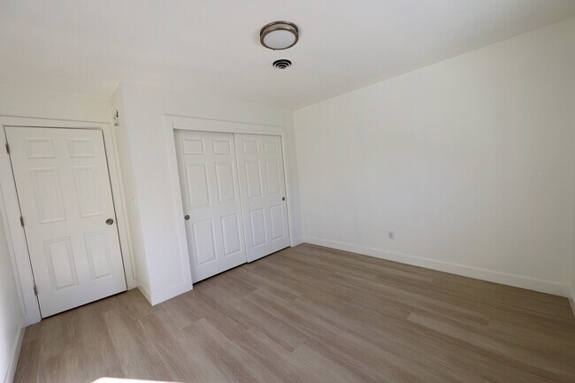 Building Photo - 761 Almond St
