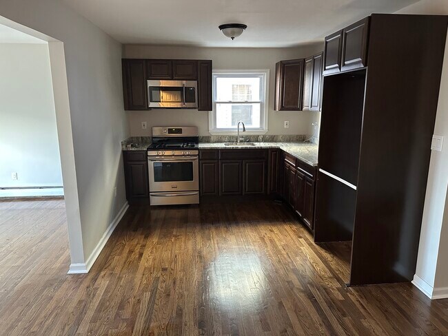 Building Photo - 64 40th St