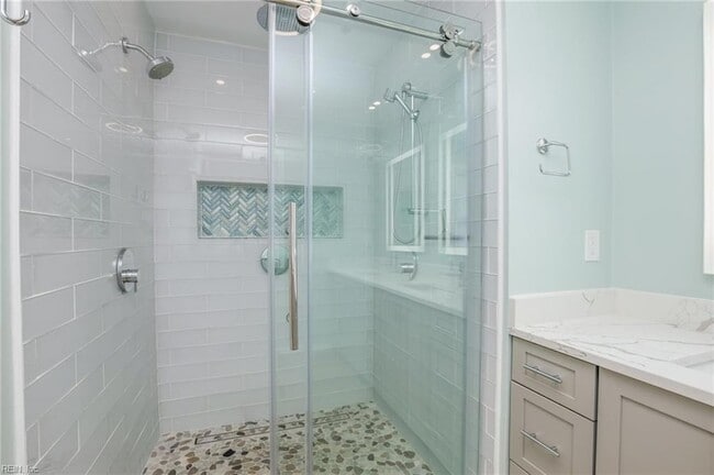 Building Photo - 521 Shakespeare Dr