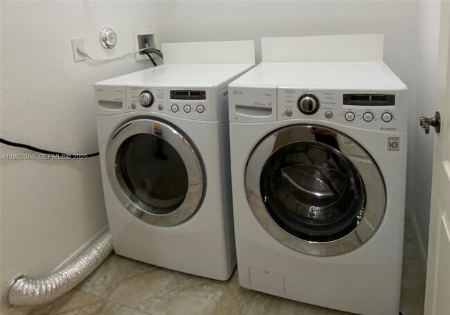 Building Photo - 15585 SW 178th Ln