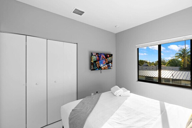 Building Photo - 1540 NW 46th St