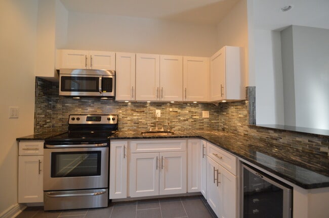 Building Photo - Beautifully Renovated 2BR Fishtown Home with Deck AVAIL 6/1