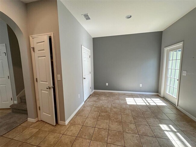 Building Photo - 14157 Stowbridge Ave