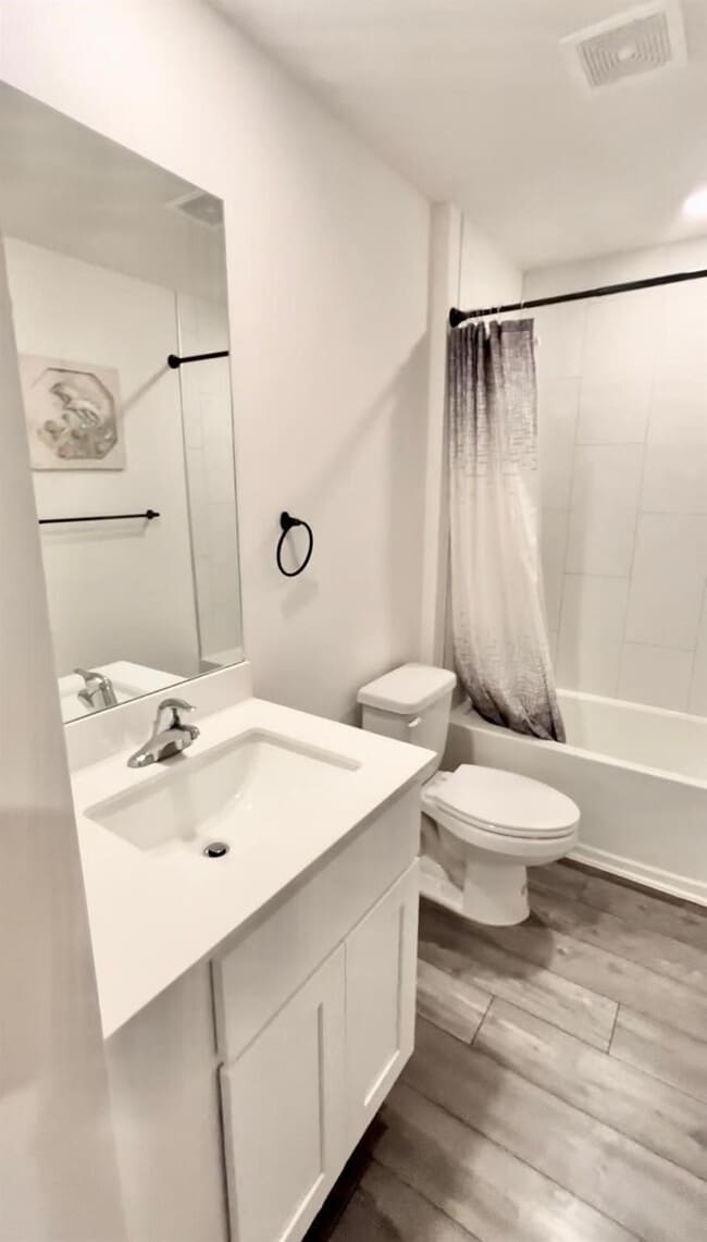 Building Photo - 5335 Entertainment Way