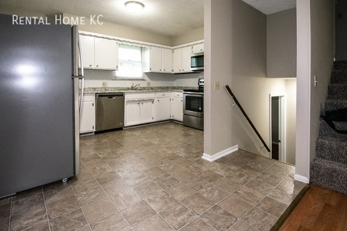 Building Photo - 1515 E Leona-