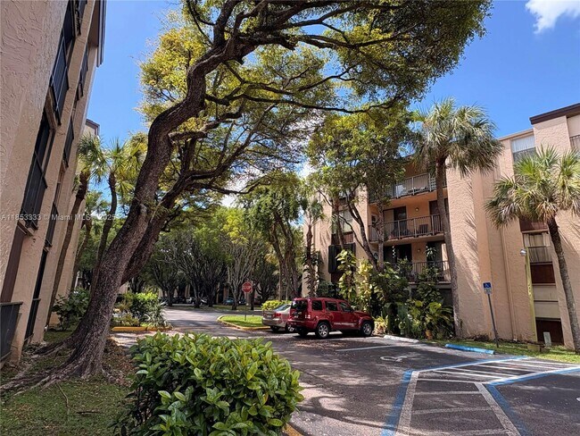 Primary Photo - 14501 N Kendall Dr