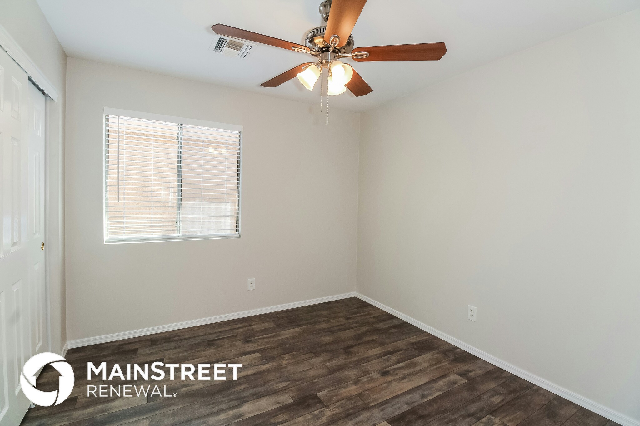 Building Photo - 6933 S Creek Run Ave