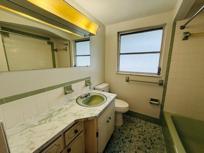 Building Photo - 7910 Lilac Dr