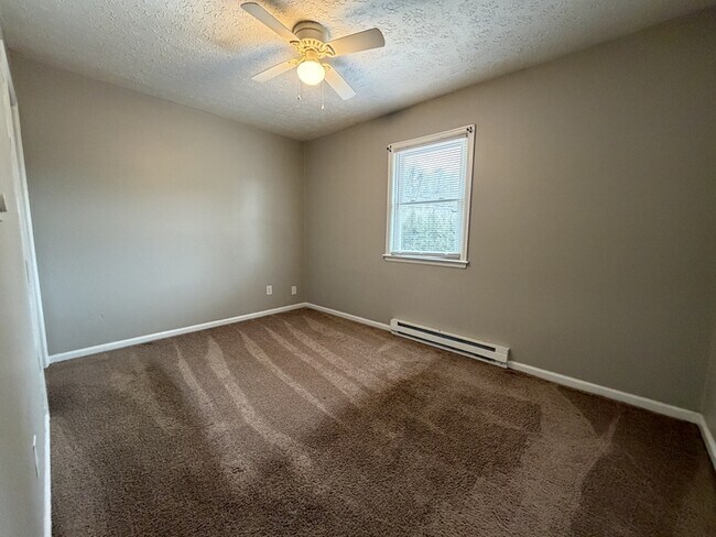 Building Photo - 187 Loch Ln