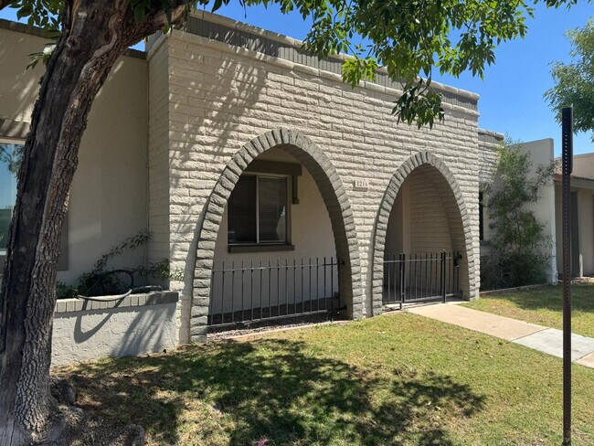 Building Photo - 8216 E Keim Dr