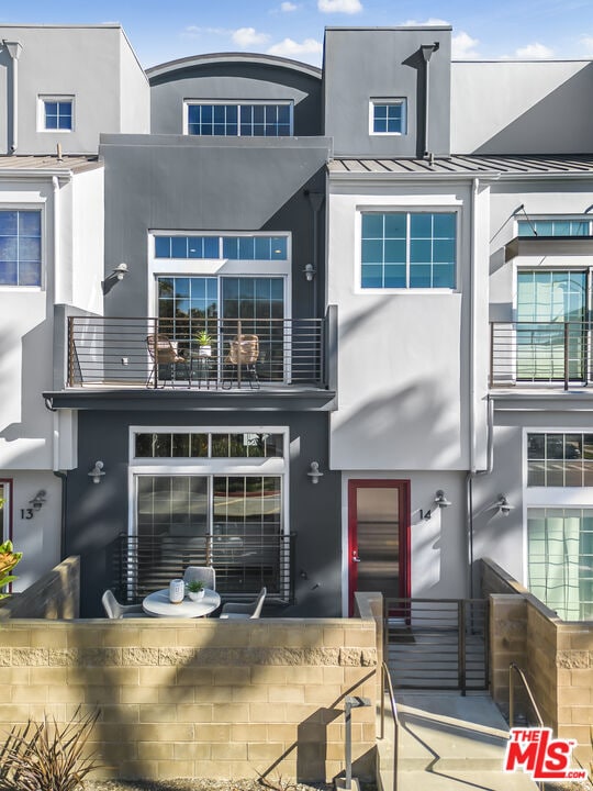 Building Photo - 5350 Playa Vista Dr