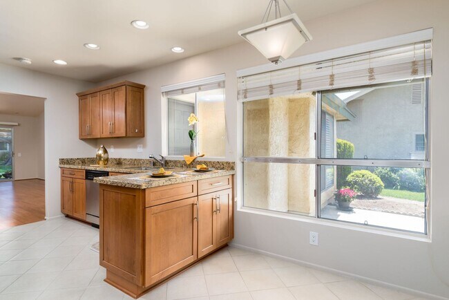 Building Photo - A beautiful Coranado II for Lease