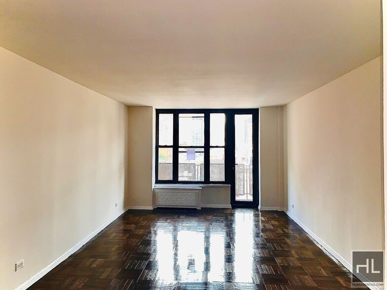 Primary Photo - EAST 35 STREET