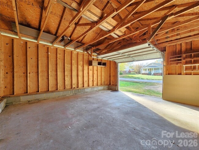 Building Photo - 317 Westview St