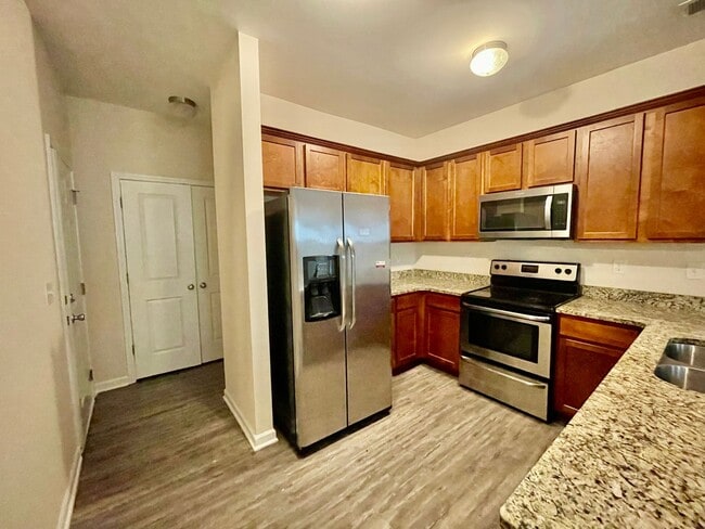 Building Photo - 244 Village Creek Way